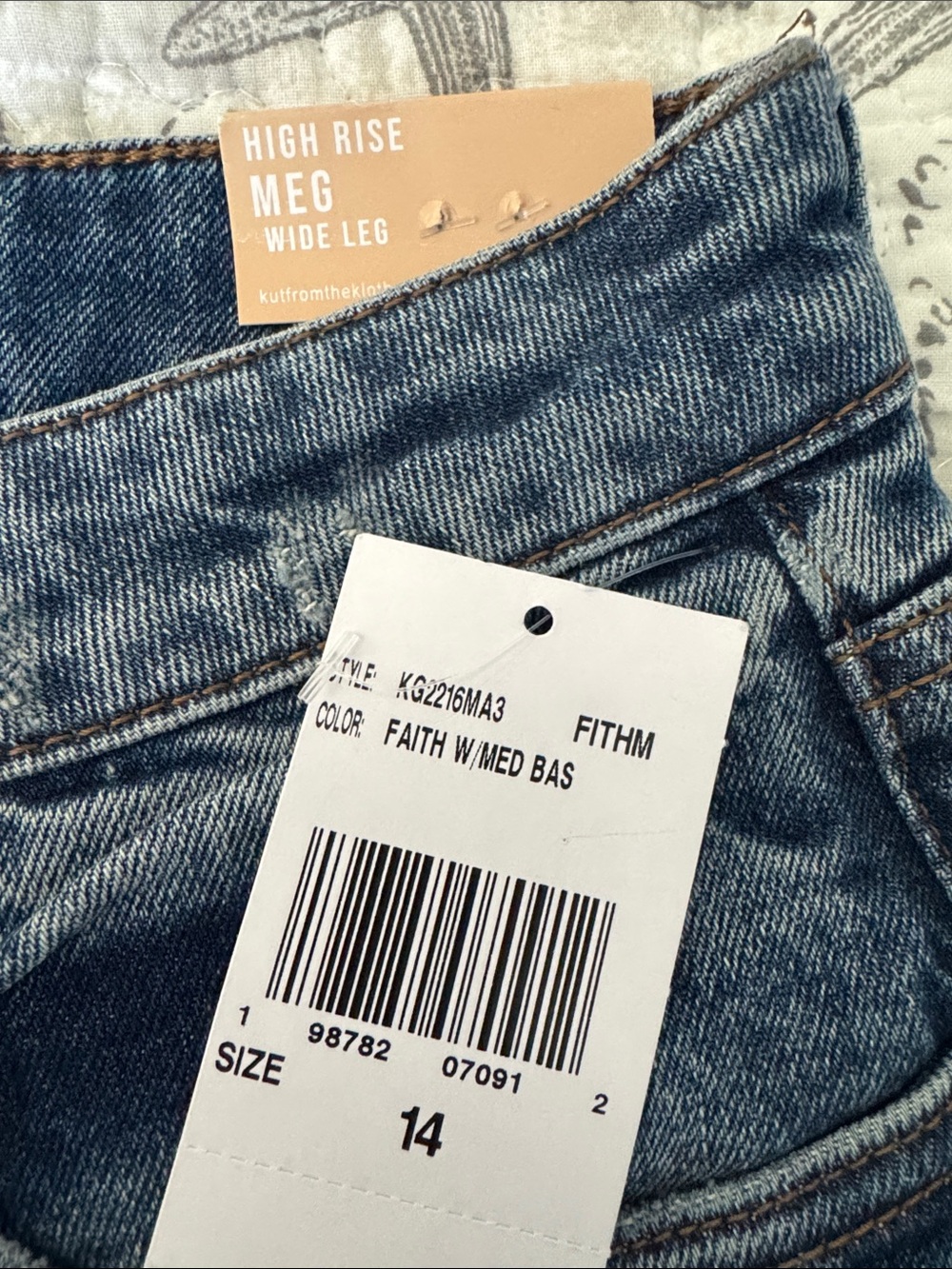 Kut from the Kloth Women's Straight Jeans in Faded Blue - Picture 7 of 8